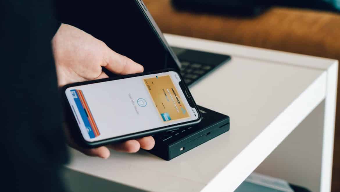 le système de paiement par carte et confirmation Mobile